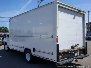 Ford E-Series 2021 E-350 SD 2dr 138 in. WB SRW Cutaway Chassis