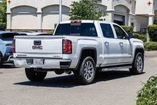 GMC Sierra 1500 2017 4x4 Denali 4dr Crew Cab 5.8 ft. SB