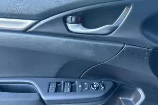 Honda Civic 2018 LX 4dr Hatchback CVT