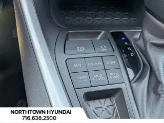 Toyota RAV4 2025 AWD XLE 4dr SUV