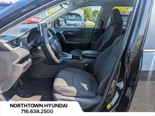 Toyota RAV4 2025 AWD XLE 4dr SUV