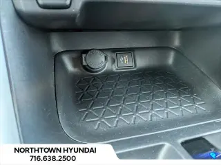 Toyota RAV4 2025 AWD XLE 4dr SUV