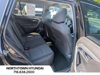 Toyota RAV4 2025 AWD XLE 4dr SUV
