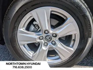 Toyota RAV4 2025 AWD XLE 4dr SUV