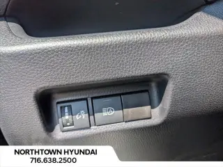 Toyota RAV4 2025 AWD XLE 4dr SUV
