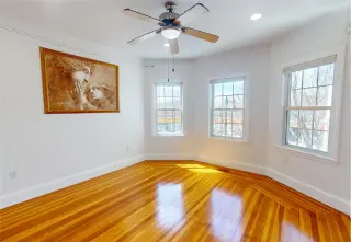 Propiedad en alquiler con 4 habitaciones y 2 baños en Jamaica Plain
