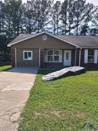 Propiedad en alquiler con 3 habitaciones y 2 baños en Riverdale