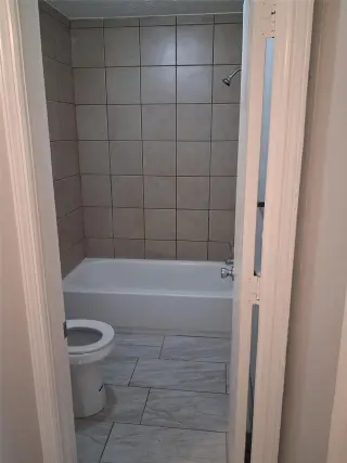 Propiedad en alquiler con 3 habitaciones y 2 baños en Riverdale