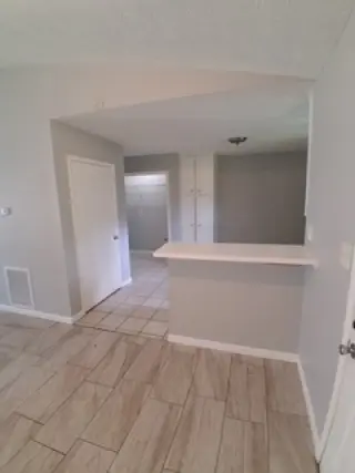 Propiedad en alquiler con 3 habitaciones y 2 baños en Riverdale