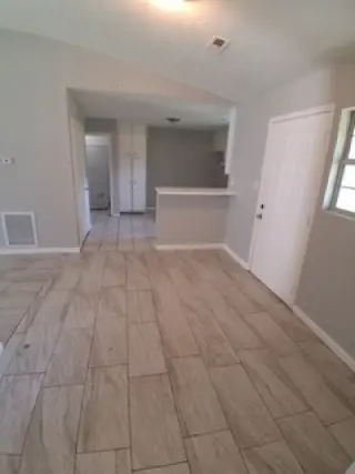 Propiedad en alquiler con 3 habitaciones y 2 baños en Riverdale