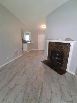 Propiedad en alquiler con 3 habitaciones y 2 baños en Riverdale