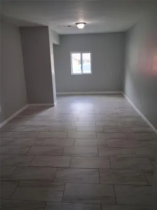 Propiedad en alquiler con 3 habitaciones y 2 baños en Riverdale