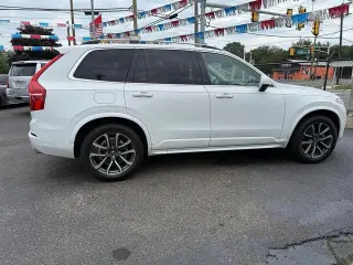 2019 Volvo XC90 T6 Momentum AWD