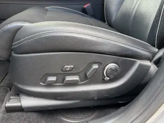 Genesis GV70 2023 AWD 2.5T Standard 4dr SUV