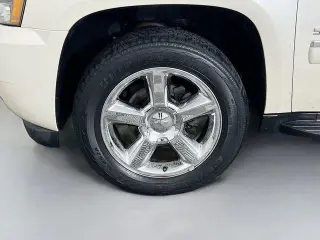 Chevrolet Suburban 2013 4x4 LTZ 4dr SUV
