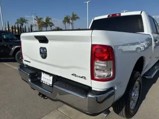 Ram 2500 2023 4x4 Big Horn 4dr Crew Cab 6.3 ft. SB Pickup