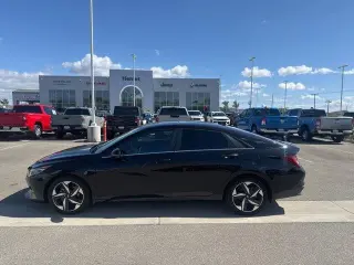 Hyundai ELANTRA 2022 Limited 4dr Sedan
