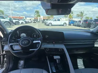 Hyundai ELANTRA 2022 Limited 4dr Sedan