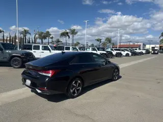 Hyundai ELANTRA 2022 Limited 4dr Sedan
