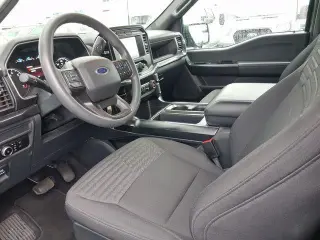 Ford F-150 2023 4x2 XL 4dr SuperCrew 5.5 ft. SB