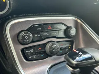Dodge Challenger 2018 SXT 2dr Coupe