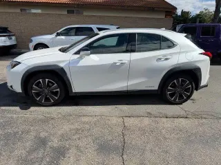 Lexus UX 250h 2022 AWD 4dr Crossover