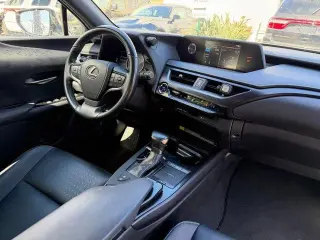 Lexus UX 250h 2022 AWD 4dr Crossover
