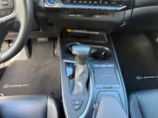 Lexus UX 250h 2022 AWD 4dr Crossover