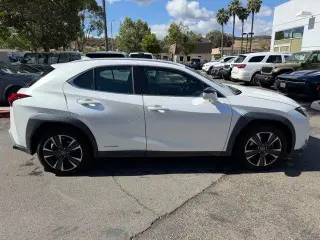 Lexus UX 250h 2022 AWD 4dr Crossover