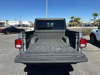 Jeep Gladiator 2020 4x4 Launch Edition 4dr Crew Cab 5.0 ft. SB