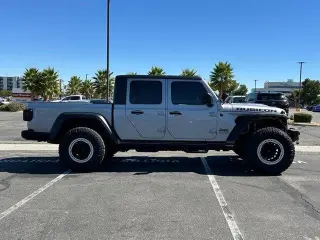 Jeep Gladiator 2020 4x4 Launch Edition 4dr Crew Cab 5.0 ft. SB