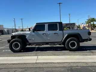Jeep Gladiator 2020 4x4 Launch Edition 4dr Crew Cab 5.0 ft. SB
