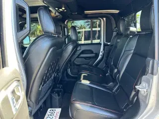 Jeep Gladiator 2020 4x4 Launch Edition 4dr Crew Cab 5.0 ft. SB