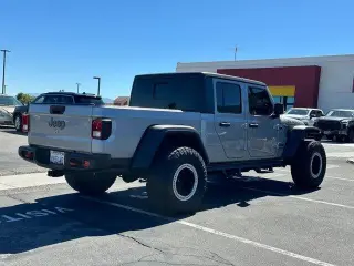 Jeep Gladiator 2020 4x4 Launch Edition 4dr Crew Cab 5.0 ft. SB