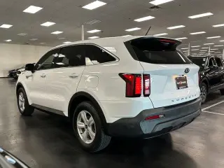 Kia Sorento 2021 LX 4dr SUV