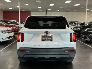 Kia Sorento 2021 LX 4dr SUV