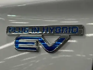 Mitsubishi Outlander PHEV 2018 AWD SEL 4dr SUV