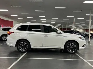 Mitsubishi Outlander PHEV 2018 AWD SEL 4dr SUV
