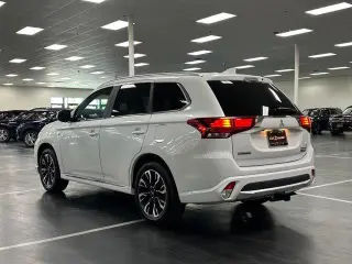 Mitsubishi Outlander PHEV 2018 AWD SEL 4dr SUV