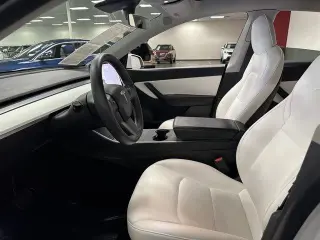 Tesla Model Y 2021 AWD Long Range 4dr Crossover