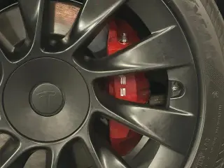 Tesla Model Y 2021 AWD Long Range 4dr Crossover