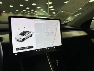 Tesla Model Y 2021 AWD Long Range 4dr Crossover
