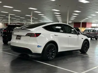Tesla Model Y 2021 AWD Long Range 4dr Crossover