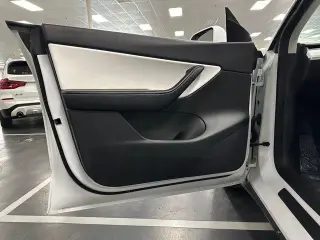Tesla Model Y 2021 AWD Long Range 4dr Crossover