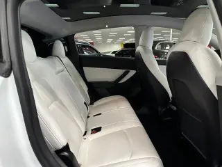 Tesla Model Y 2021 AWD Long Range 4dr Crossover