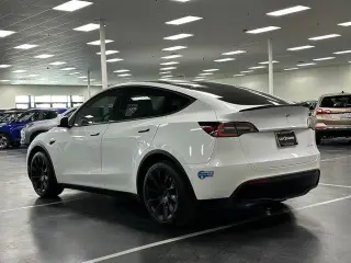 Tesla Model Y 2021 AWD Long Range 4dr Crossover