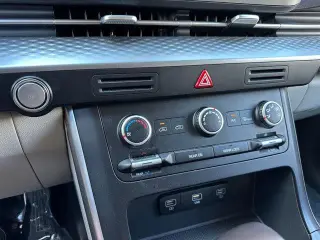 Kia Carnival 2022 LX 4dr Mini-Van