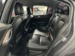 Alfa Romeo Giulia 2018 Ti 4dr Sedan