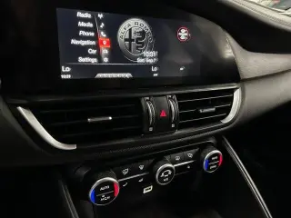 Alfa Romeo Giulia 2018 Ti 4dr Sedan