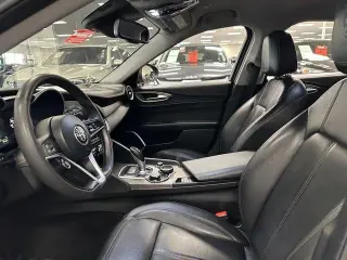 Alfa Romeo Giulia 2018 Ti 4dr Sedan